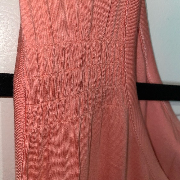 Pennington’s Coral Tank Top - Picture 3 of 6